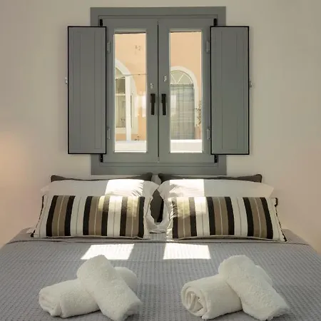 Linea Luxury Suites Fira  Extérieur photo