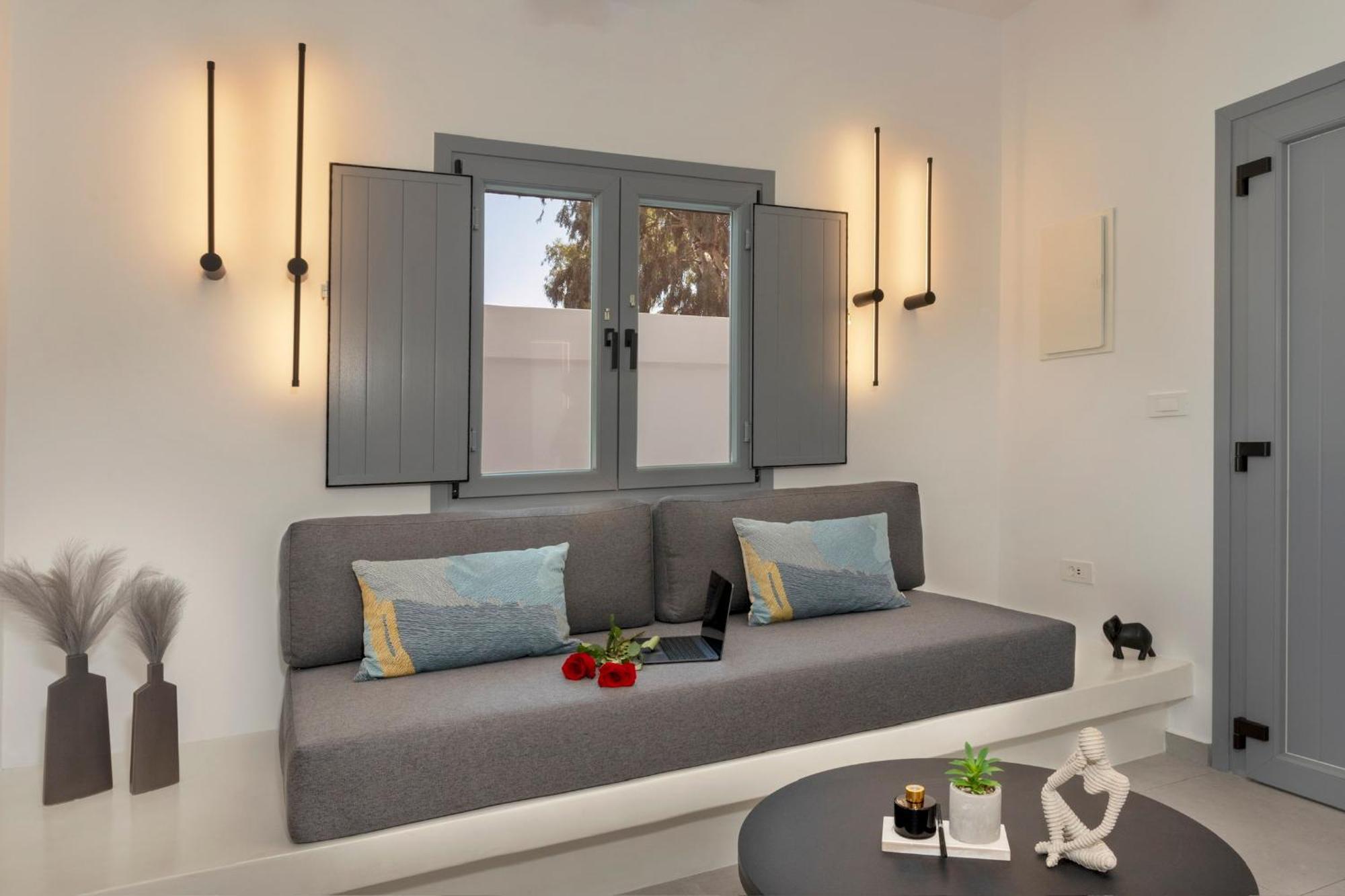 Linea Luxury Apartment Fira (Santorini)
