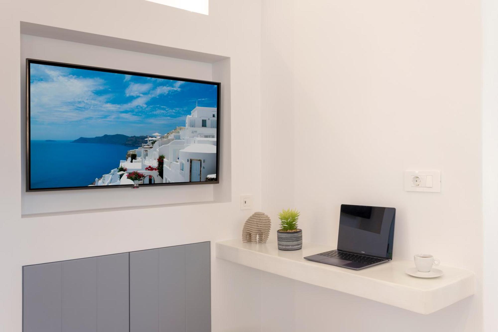Linea Luxury * Fira (Santorini)